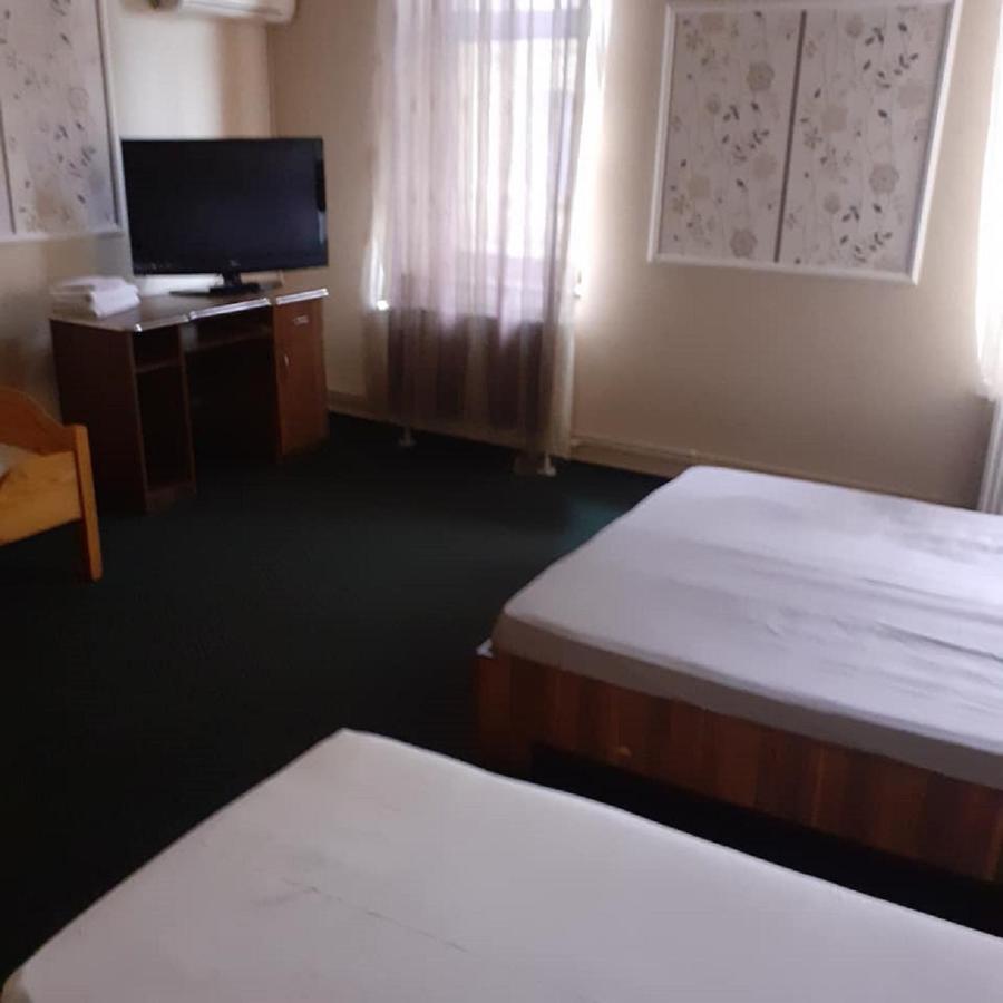 אראד Hotel Lexus - Fost Cosmin מראה חיצוני תמונה